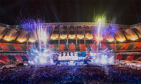 2018英雄联盟全球总决赛回顾：T1战队遭G2击败，IG夺冠背后Faker的遗憾